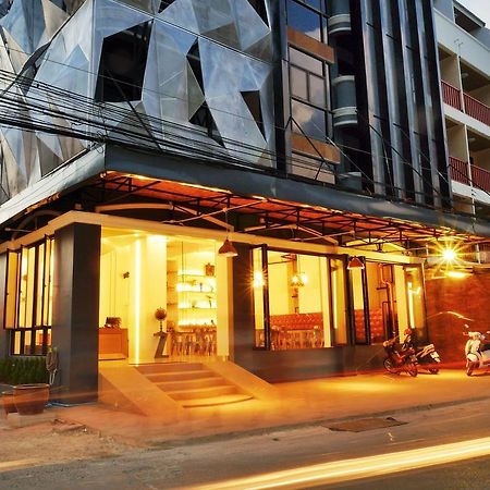 Forty Winks Phuket Hotel Patong Buitenkant foto