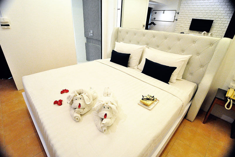 Forty Winks Phuket Hotel Patong Buitenkant foto