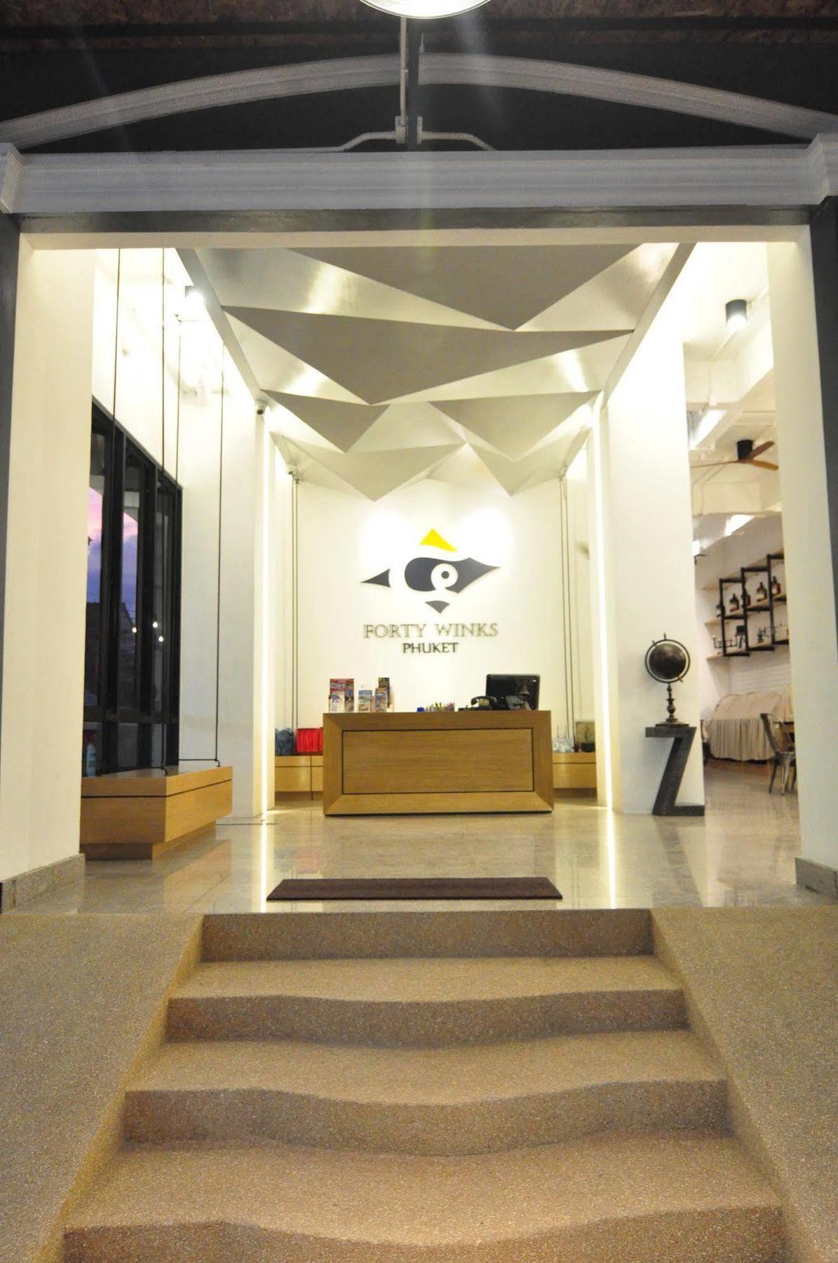 Forty Winks Phuket Hotel Patong Buitenkant foto